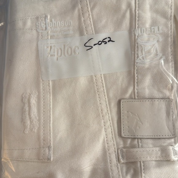 NWT Rusty Women's White 100% Cotton Denim Low Rise Distressed Jean Shorts Size10 - Picture 6 of 6